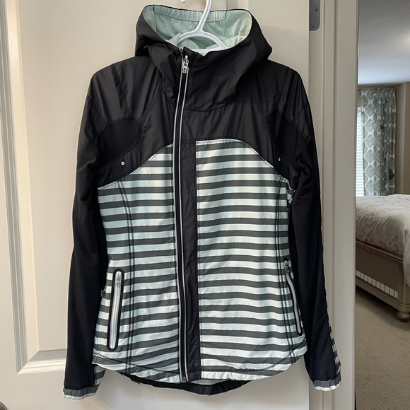 Lululemon Get Up and Glow Jacket - Picture 3 of 7